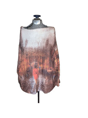 Large sweater with a Woman with umbrella city scene Pullover Brown cream